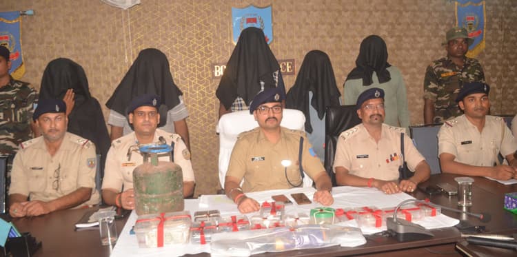 Bokaro News : अंतरप्रांतीय चोर गिरोह के मुख्य सरगना सहित पांच गिरफ्तार, तीन पर 99 मामले दर्ज