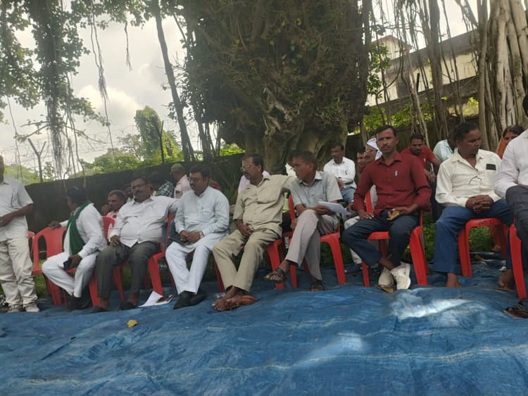 Giridih news: झामुमो का प्रखंड स्तरीय कार्यकर्ता सम्मेलन संपन्न