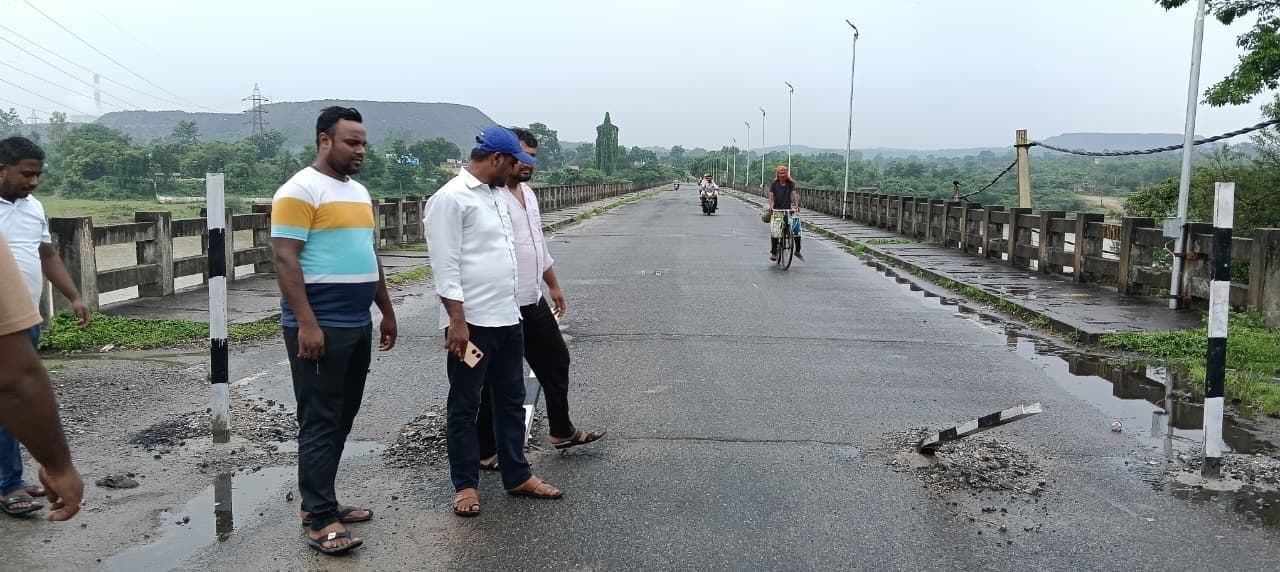 Bokaro News : जर्जर पुल की मरम्मत नहीं होने से लोग परेशान