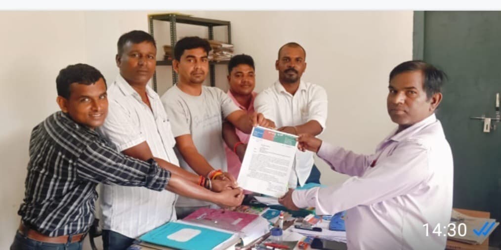 Giridih news: आजसू वे बीडीओ-सीओ को सौंपा ज्ञापन