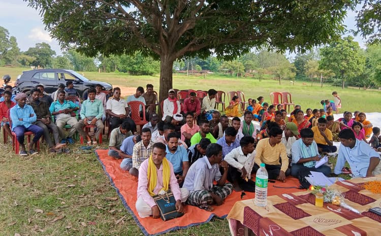 Giridih news: आदिवासी युवा मंच की तीसरी वर्षगांठ पर युवा सम्मेलन का आयोजन