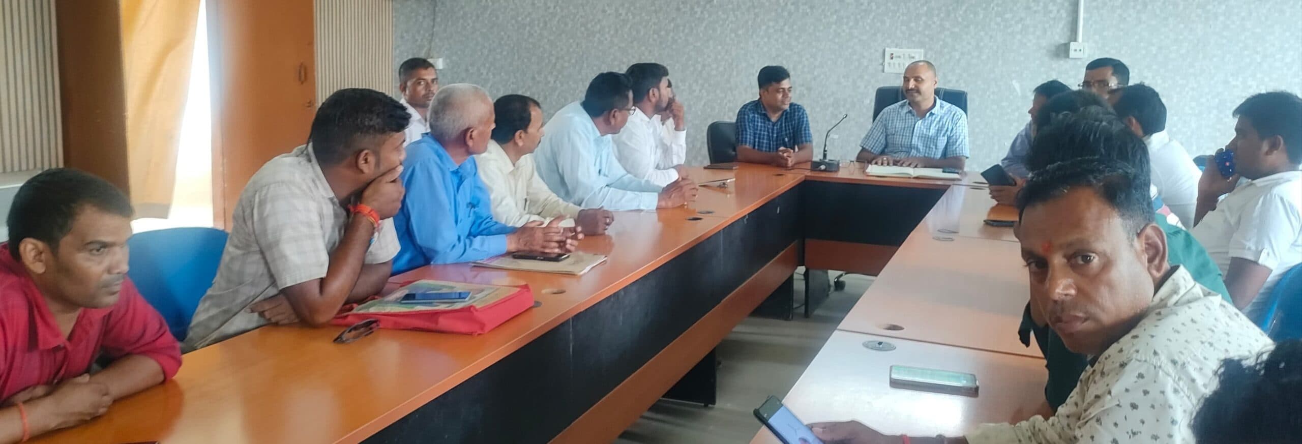 Giridih news: पंचायत समिति की बैठक में समस्याओं के सुधार का अल्टीमेटम