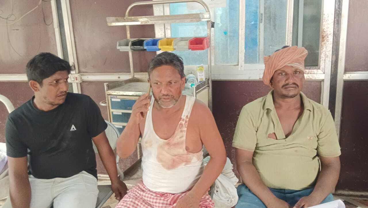 थावे में जमीन विवाद में खूनी संघर्ष, एक ही परिवार के तीन लोग घायल