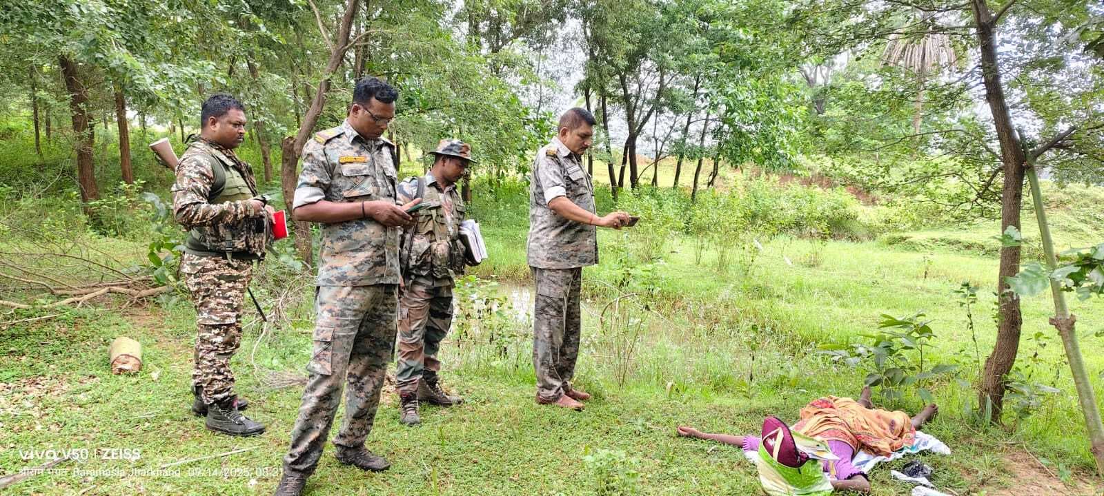 बांसलोई नदी किनारे नाबालिग छात्रा का शव, क्षेत्र में सनसनी