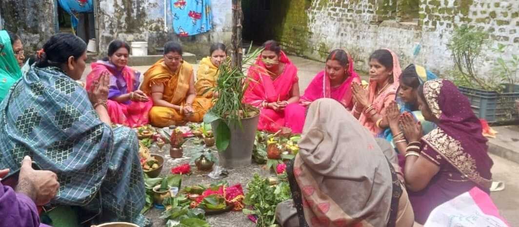 माताओं ने किया जिउतिया व्रत