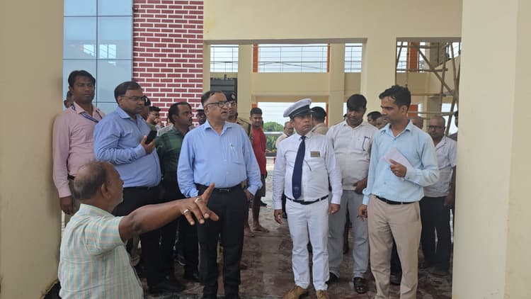 निर्माण कार्य में किसी भी प्रकार की कोताही बर्दाश्त नहीं  : डीआरएम