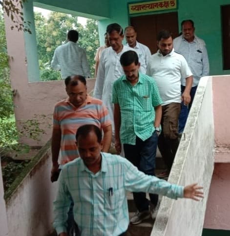 चुनाव कार्य को लेकर अधिकारियों ने किया स्थल निरीक्षण