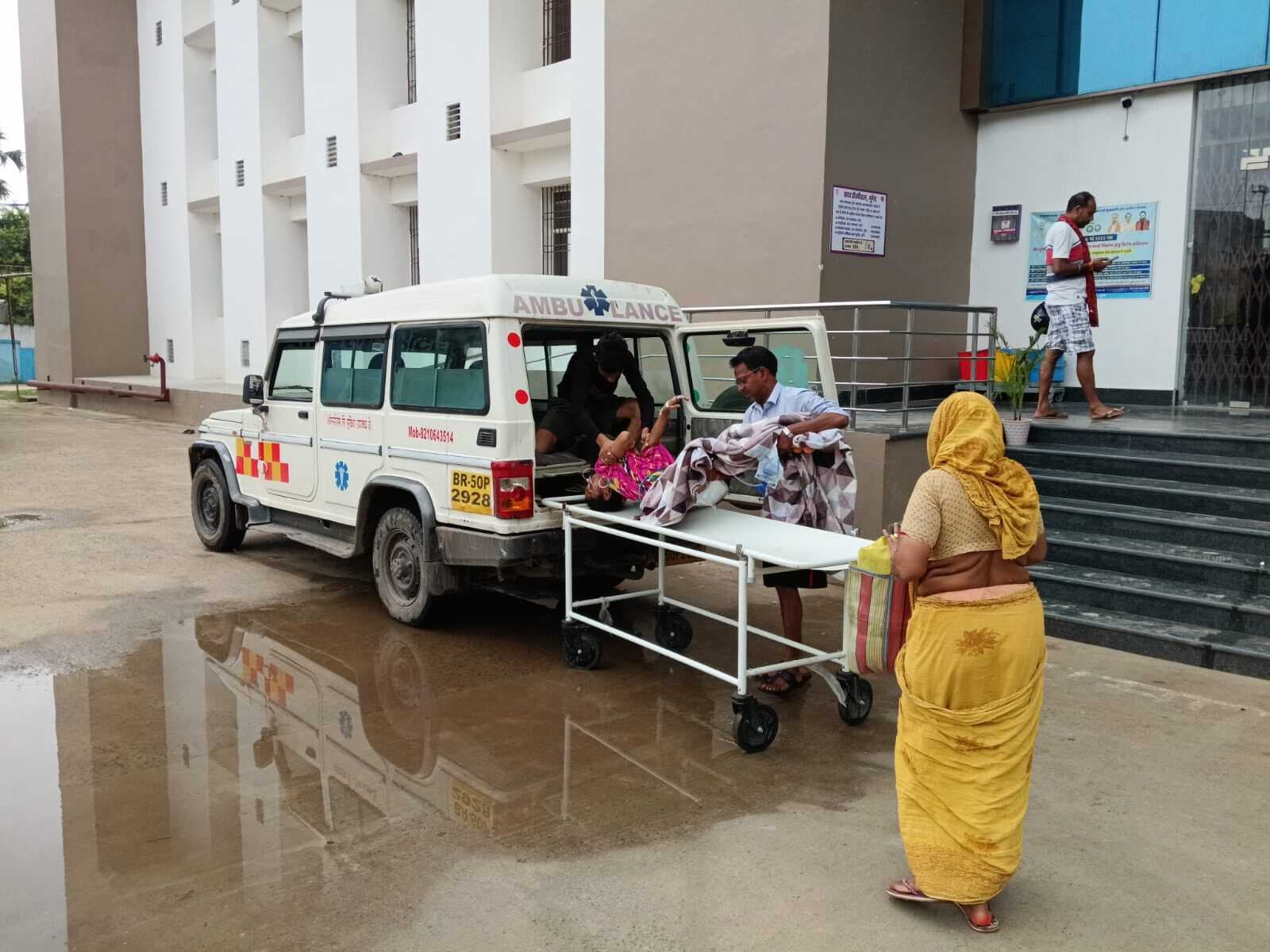 सरकारी एंबुलेस का हड़ताल, प्राइवेट एंबुलेंस वसूल रहे मरीजों से मनमाना भाड़ा
