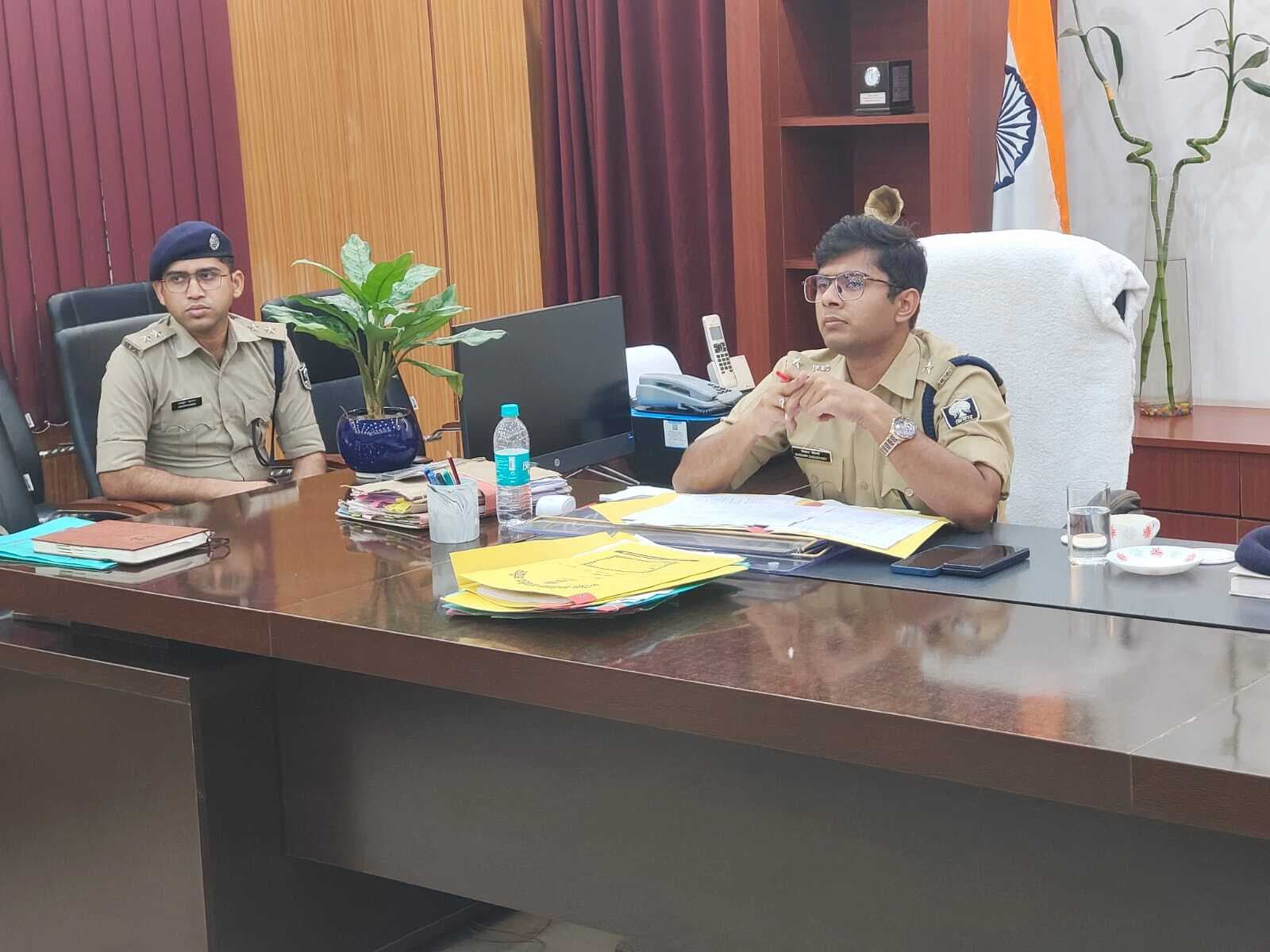 दुर्गा पूजा शांतिपूर्ण माहौल में संपन्न कराने को पुलिस पूरी तरह सक्रिय