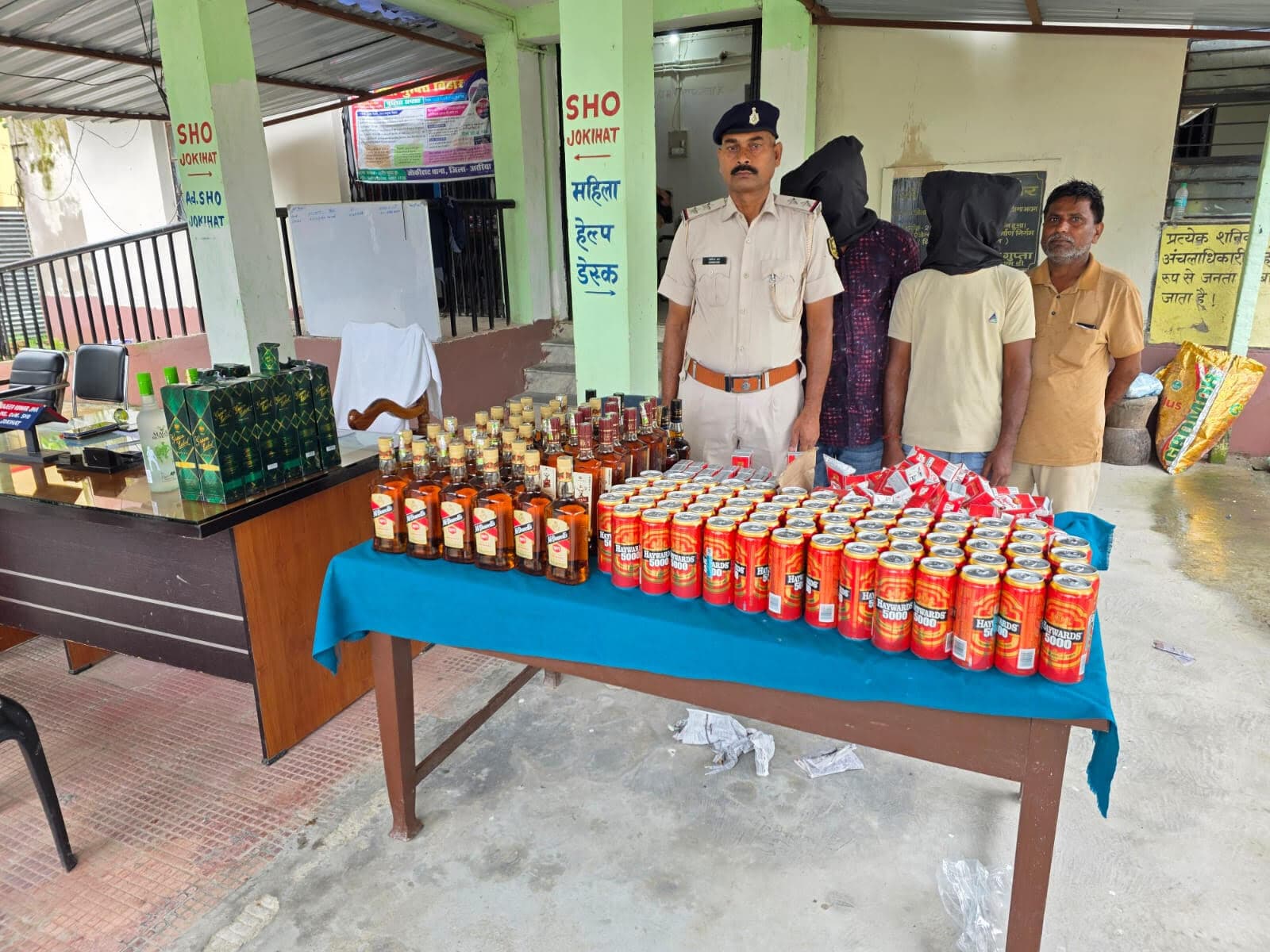 95.87 लीटर शराब के साथ दो तस्कर गिरफ्तार