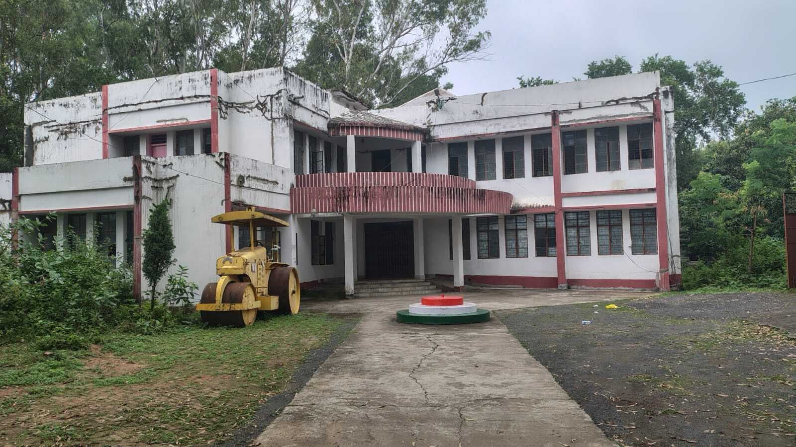 एनआरइपी और लघु सिंचाई विभाग प्रभार के भरोसे, एक-एक कनीय अभियंता को दो से तीन प्रखंडों का भार