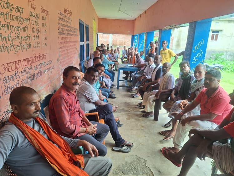 नशामुक्त समाज को लेकर की बैठक