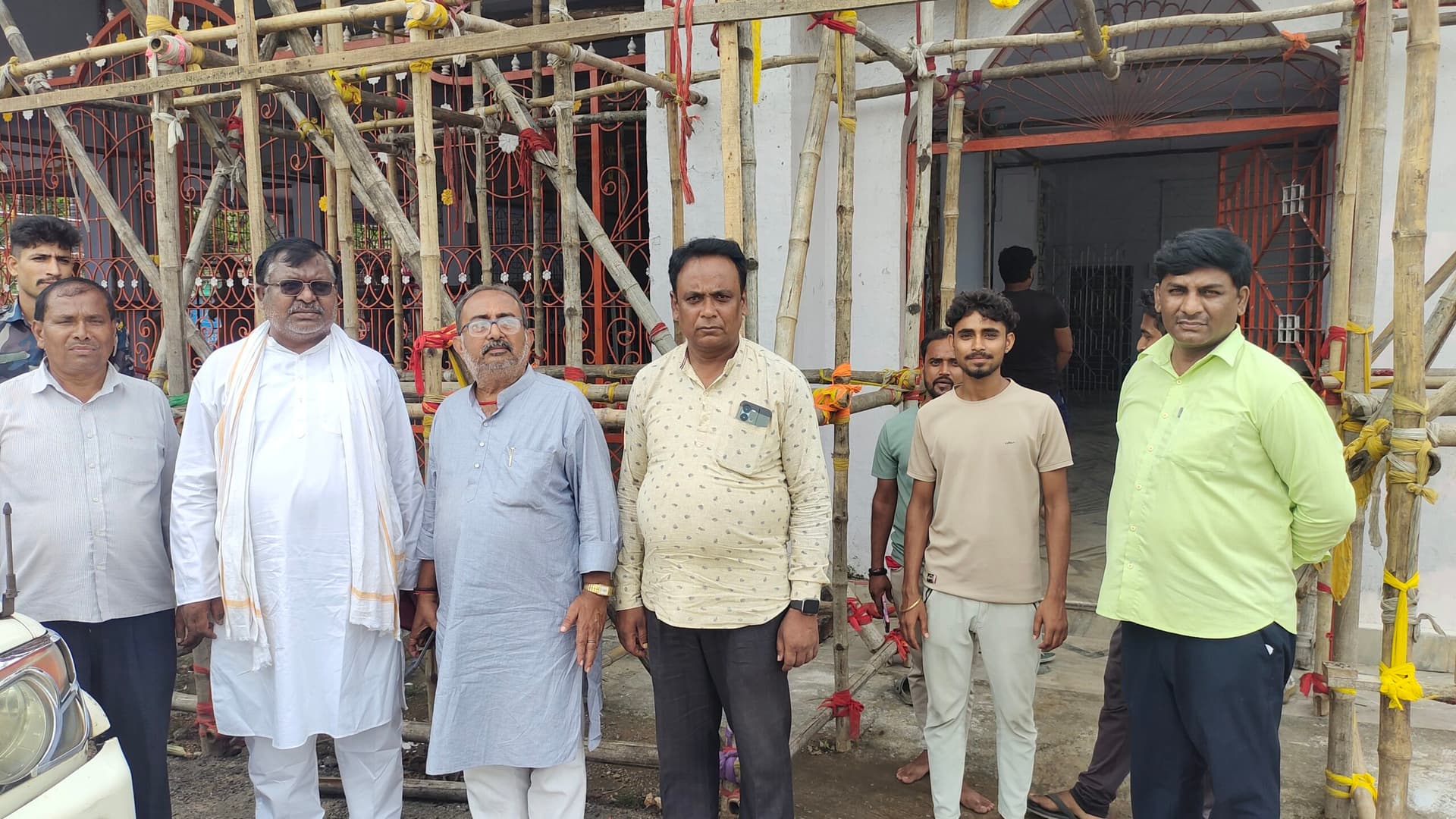 Giridih News :काशीपुर के विधायक ने किया दुर्गा मंडपों का भ्रमण