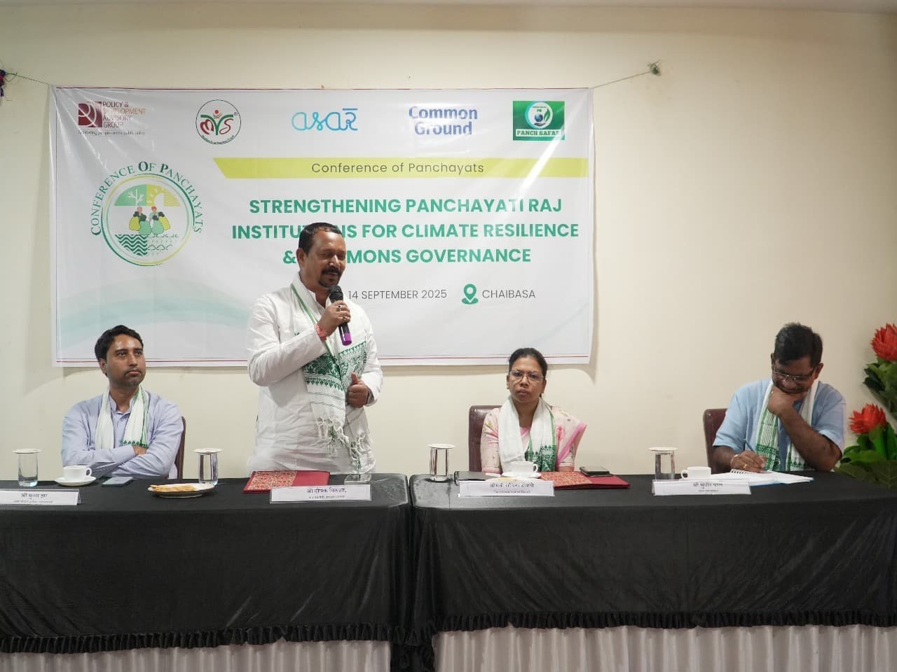 Chaibasa News : जलवायु परिवर्तन से लड़ाई में ग्रामसभा को सशक्त बनायें