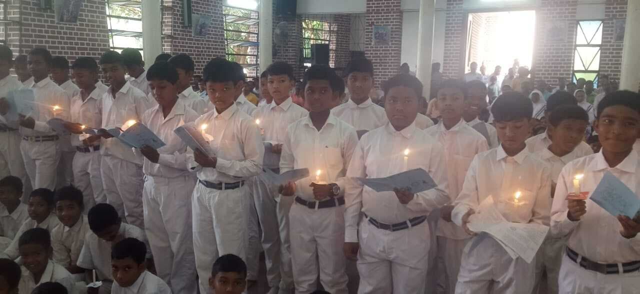 Chaibasa News : बच्चों को यीशु मसीह के वचनों पर चलने की जरूरत