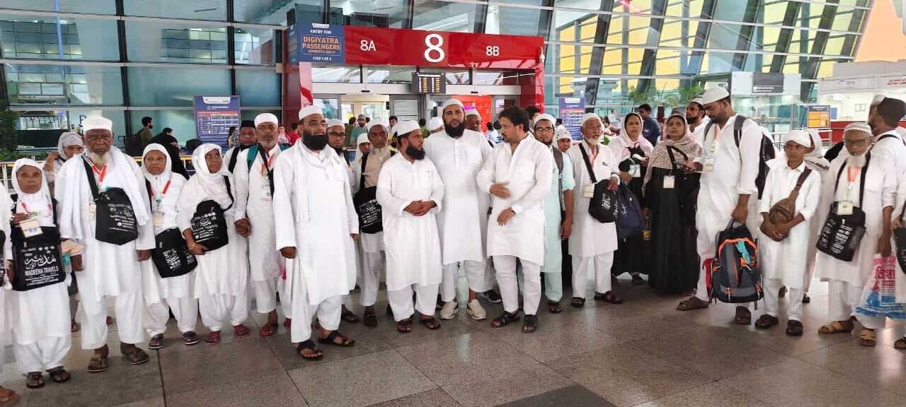 Giridih news: रांची एयरपोर्ट से 70 जायरीन उमराह के लिए रवाना