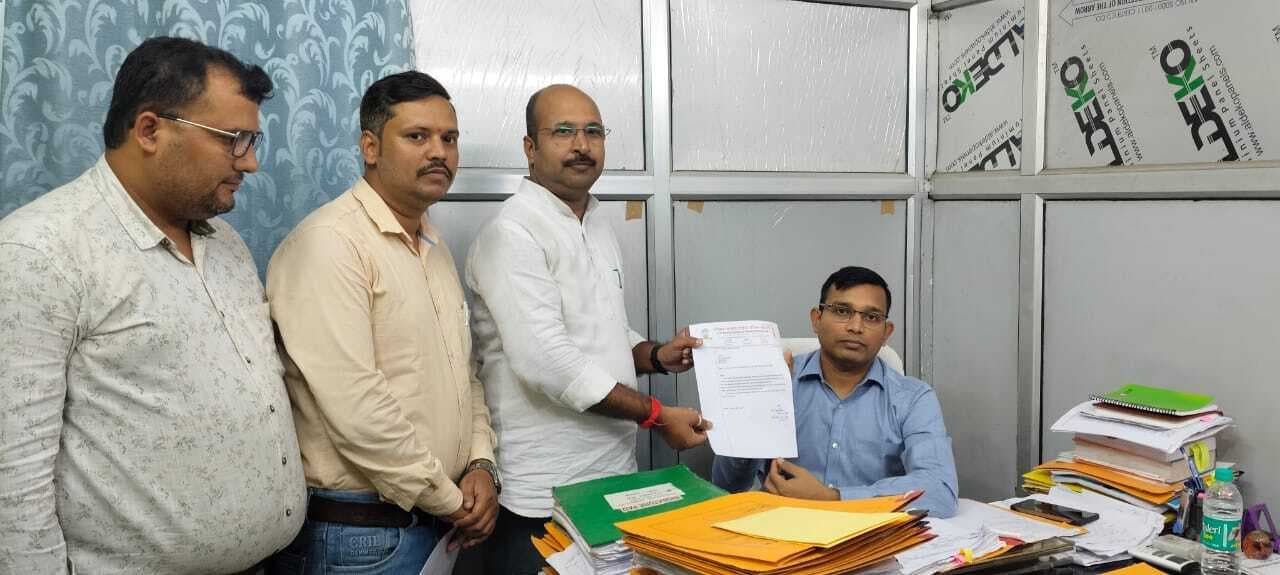 2010 से पूर्व नियुक्त शिक्षकों को टीइटी से छूट देने की उठायी गयी मांग, सौंपा ज्ञापन