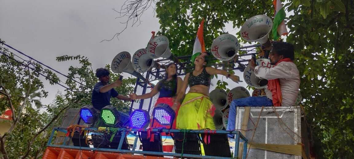 परशुरामपुर में परंपरा व उल्लास के बीच निकला महावीरी झंडा जुलूस