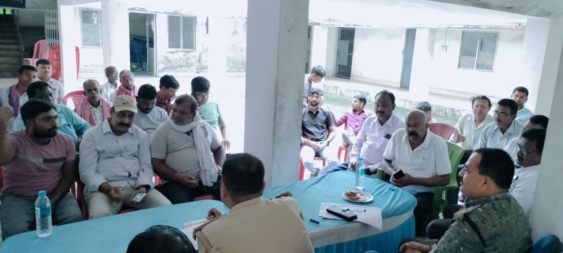 शांति समिति : पंडालों में सीसीटीवी लगायें, वॉलंटियर की करें तैनाती : थाना प्रभारी