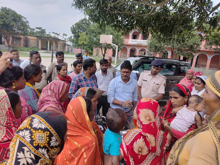 सीएम महिला रोजगार योजना के आवेदन स्वीकृति में उगाही का आरोप