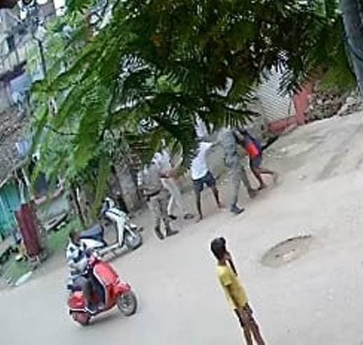 दो नंबर गुमटी मोहल्ले में टाइगर मोबाइल व स्थानीय युवकों में भिड़ंत