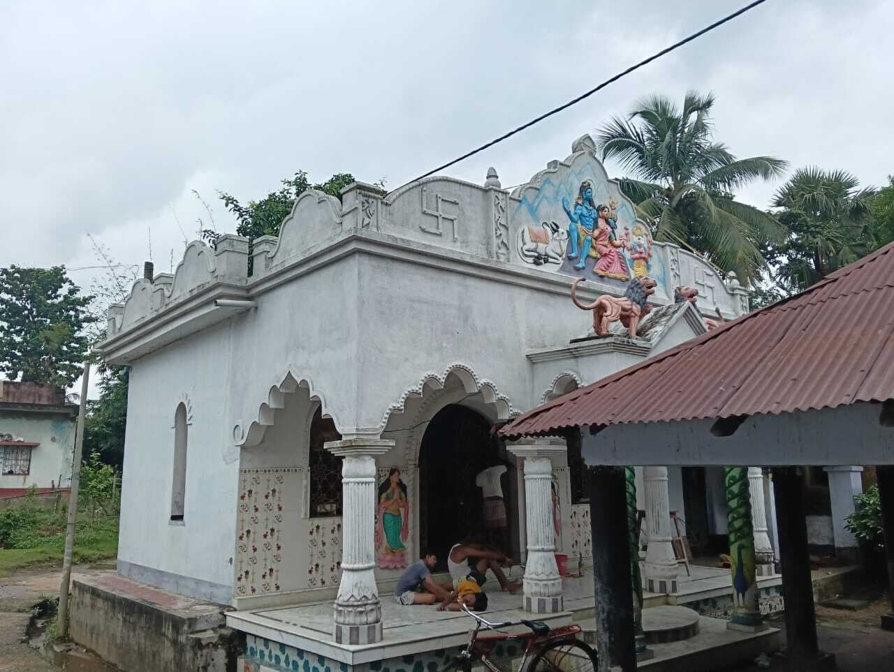 दुर्गापूजा : लायेकपाड़ा में 47 वर्ष पहले बंद हुई थी बलि प्रथा