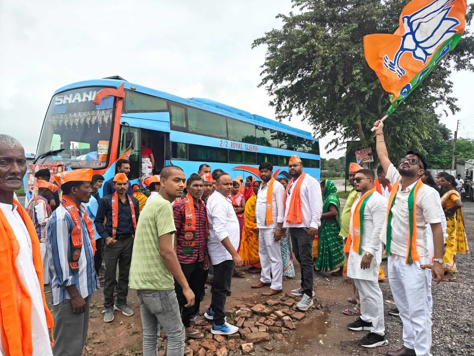 एनडीए के घटक दलों के कार्यकर्ता हुए पूर्णिया रवाना