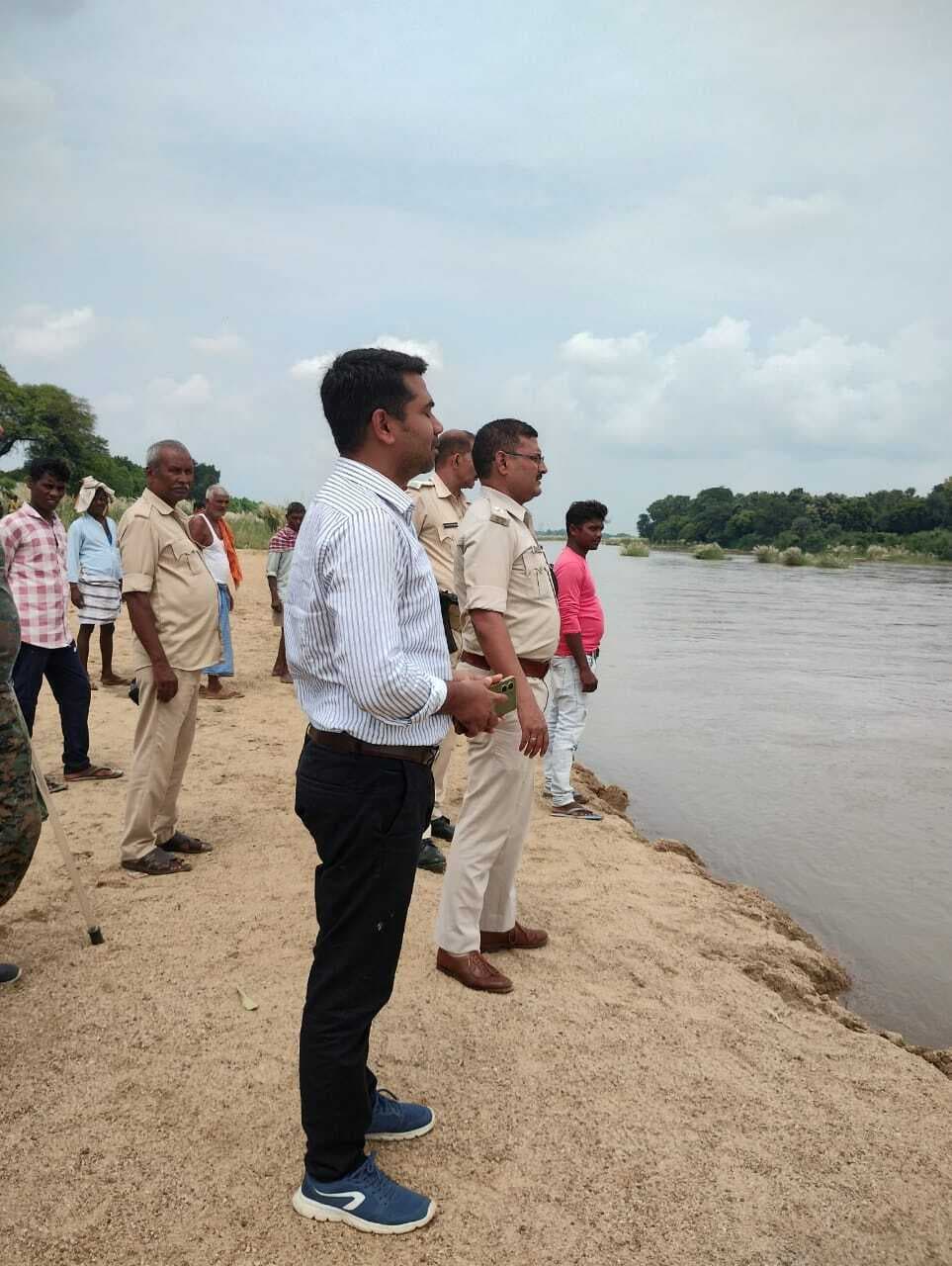 मोरहर नदी में स्नान करते समय युवक लापता