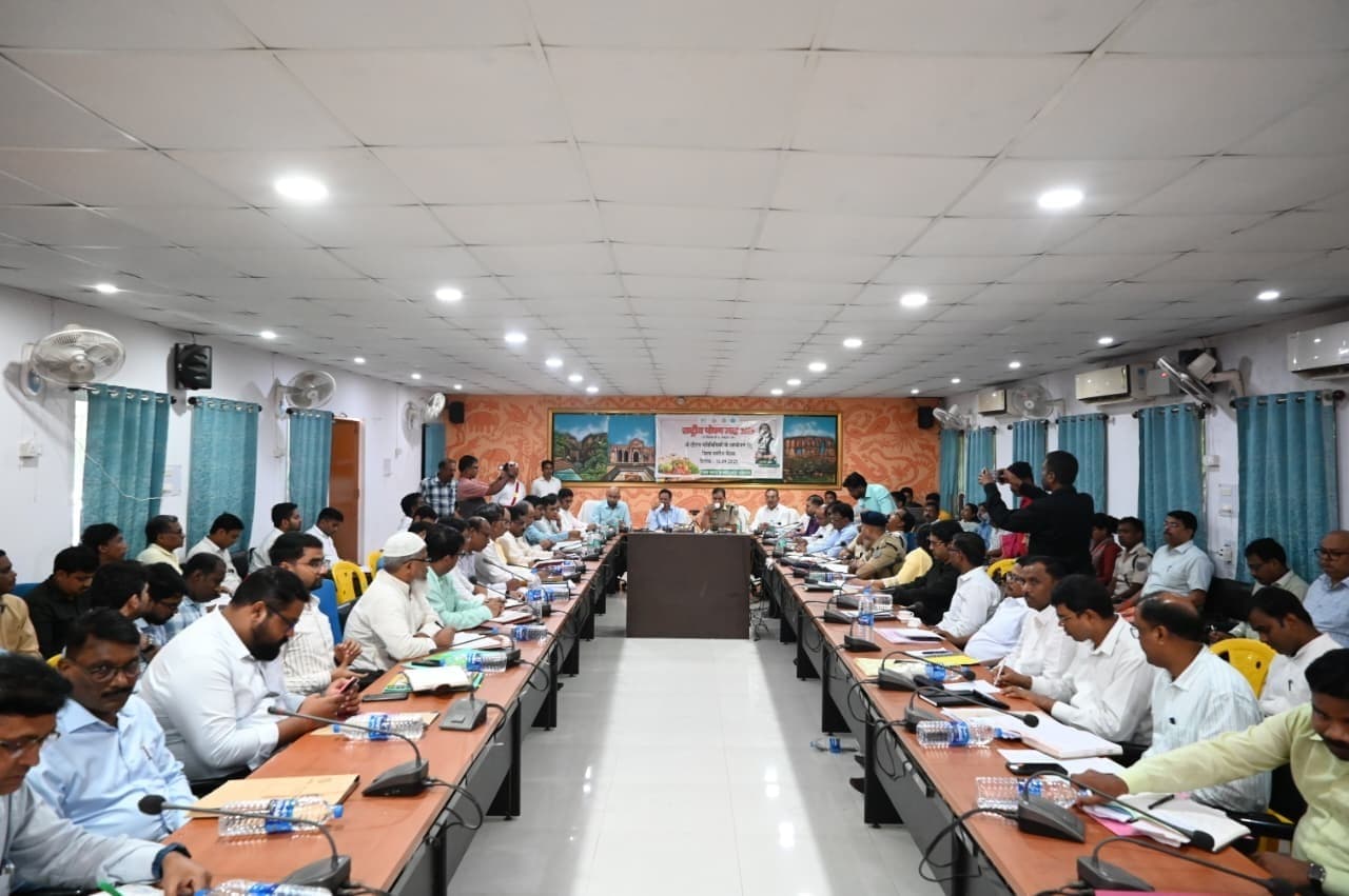 सौहार्दपूर्ण वातावरण में त्योहार मनाने की अपील, सुरक्षा की हुई विस्तृत समीक्षा