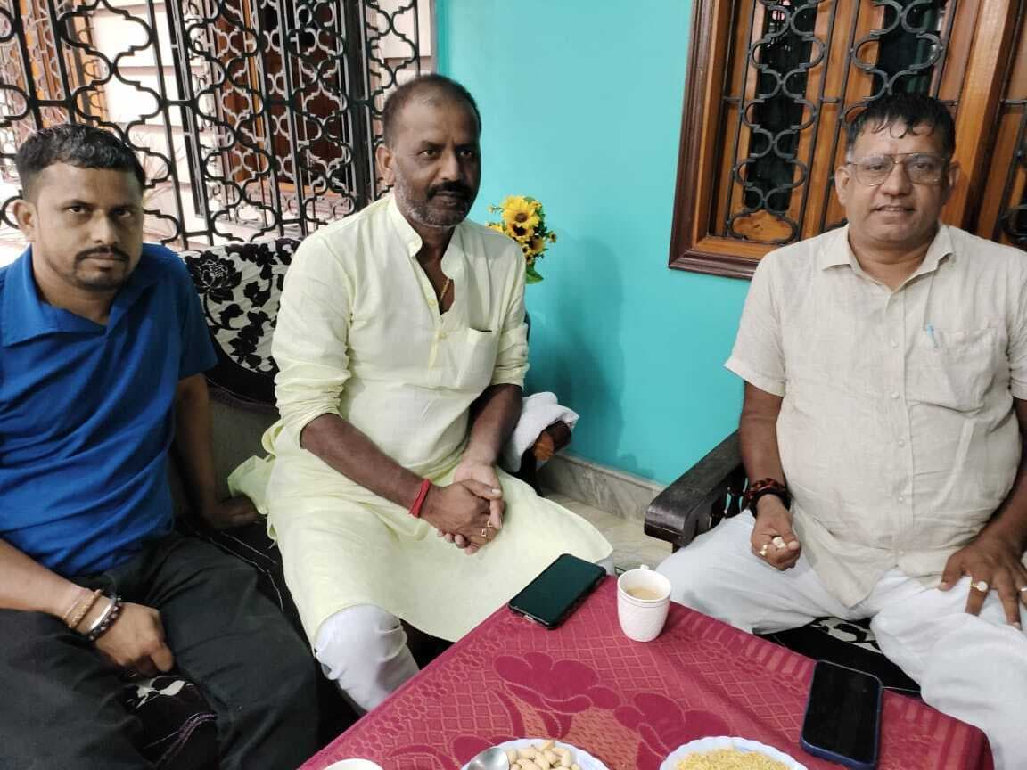 पुलिस के वाहन से मृत रोहित के आश्रितों को सरकार दस लाख मुआवजा दें : पूर्व मंत्री