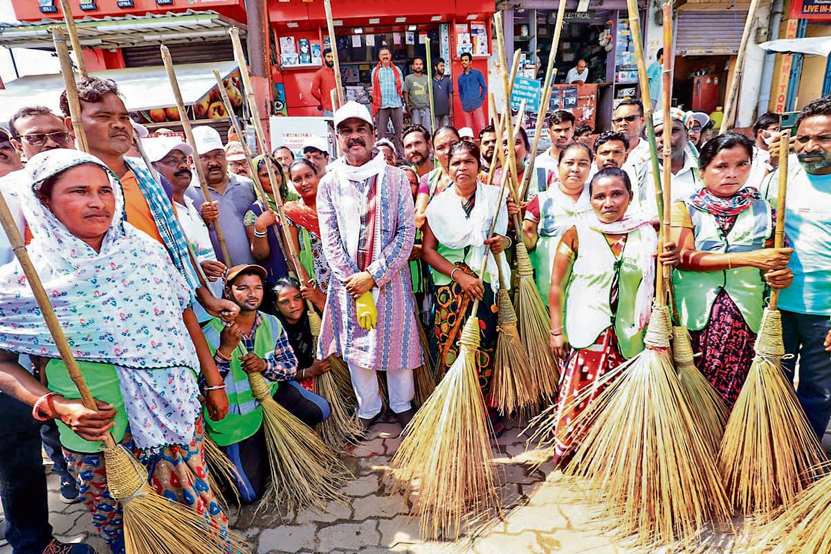 Sambalpur News: संबलपुर को स्वच्छ व सुंदर शहर बनाने में सभी सहयोग दें : धर्मेंद्र प्रधान