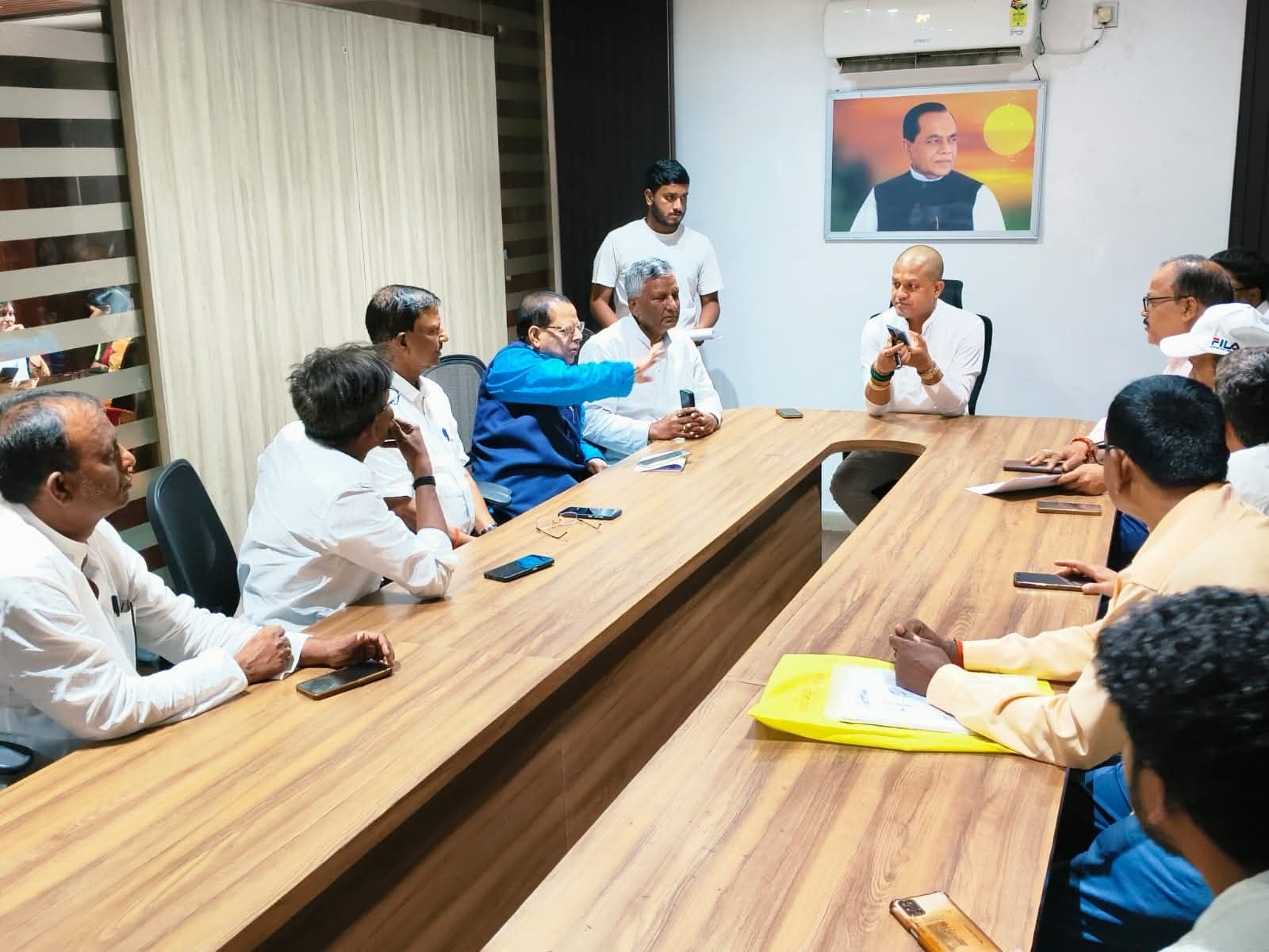 Bokaro News : मजदूर हित में कार्य करने का निर्देश