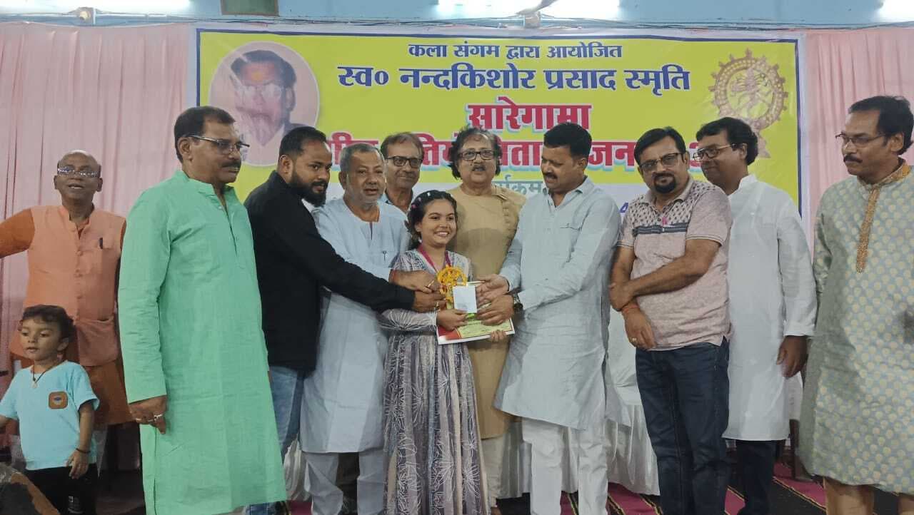 Giridih News :सारेगामा गीत प्रतियोगिता में श्याम सुंदर व उदिता ने जीता खिताब