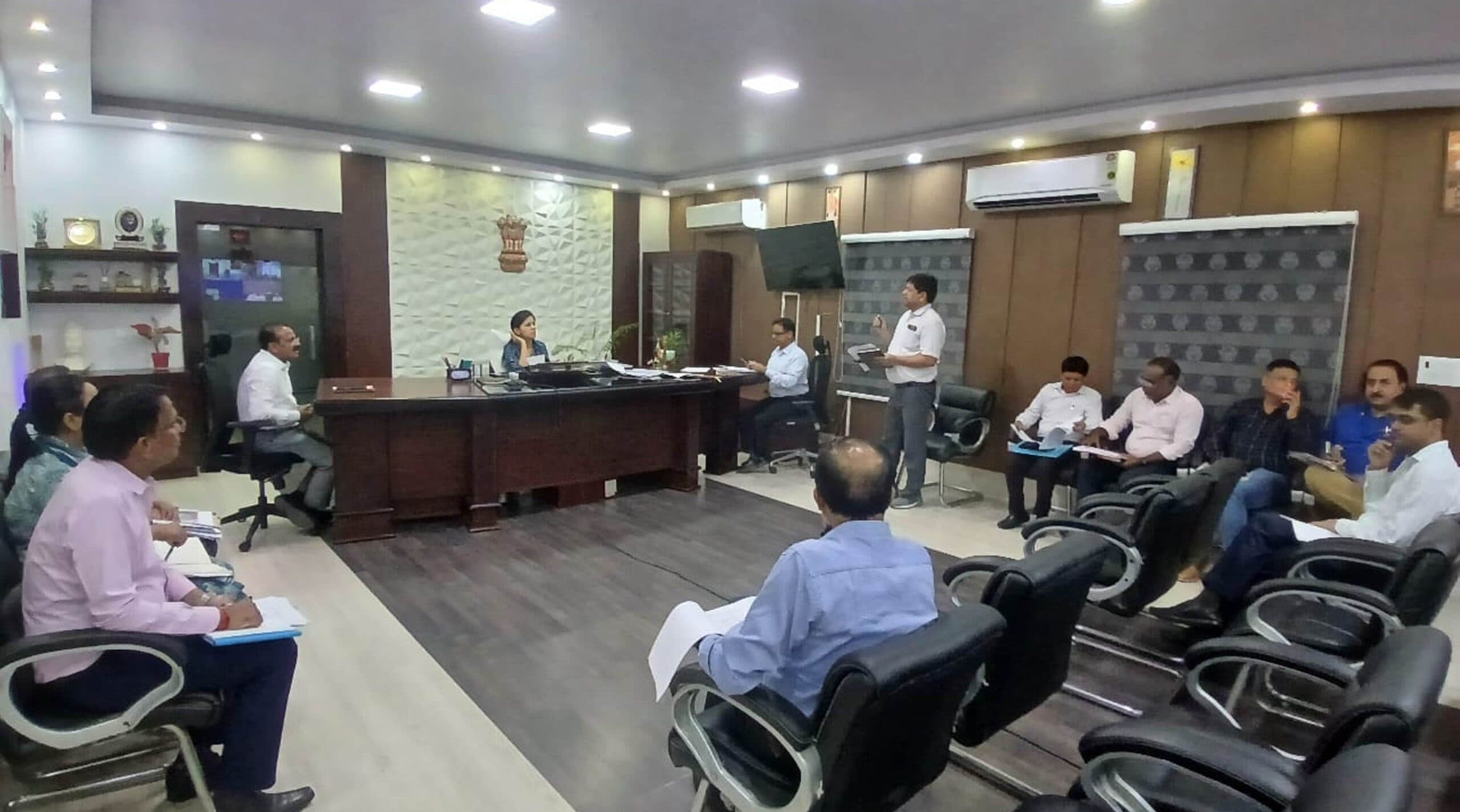 अपने-अपने क्षेत्रों के मतदान केंद्रों का भौतिक निरीक्षण करें अनुमंडलाधिकारी: डीएम