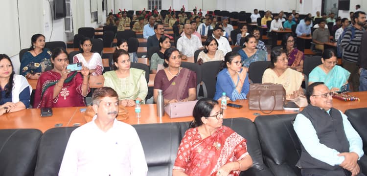 पूर्णिया विवि में गवर्नर से संवाद में रिसर्च में आड़े आ रही चुनौतियों का मसला छाया