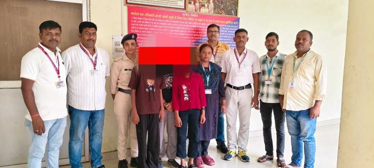 चतरा व भागलपुर की चार बच्चियों को किया रेस्क्यू