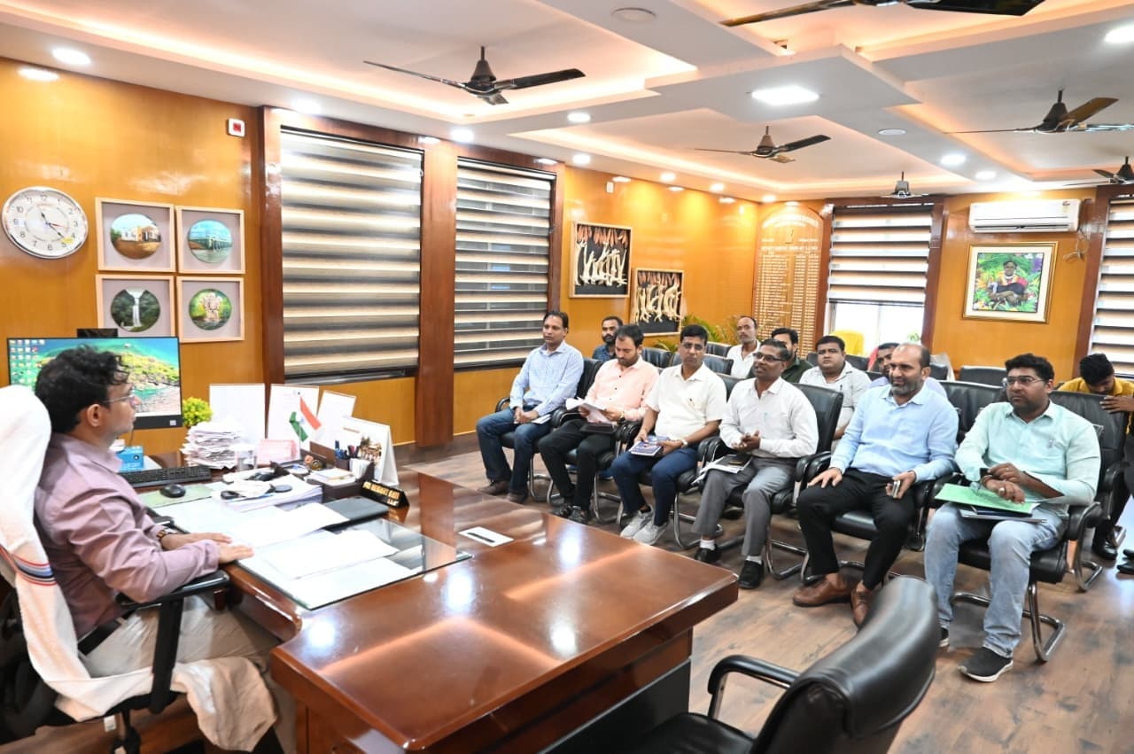 एमयूजेवाइ कार्यों की धीमी प्रगति पर डीसी ने जतायी नाराजग्री