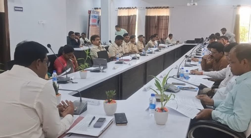 पंच परगना क्षेत्र में दुर्गा पूजा आयोजन को लेकर एसडीओ ने की बैठक