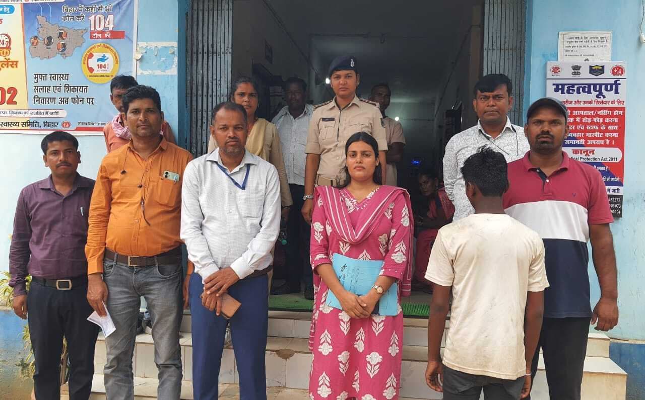 मिठाई दुकान में धावा दल ने छापेमारी कर बाल मजदूर को कराया मुक्त