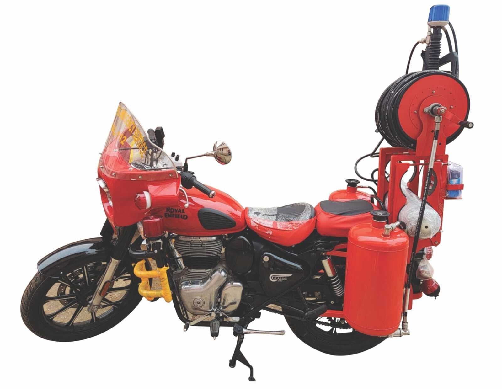 Dhanbad News : अब तंग गलियों में लगी आग बुझायेगा बाइक फायर टेंडर