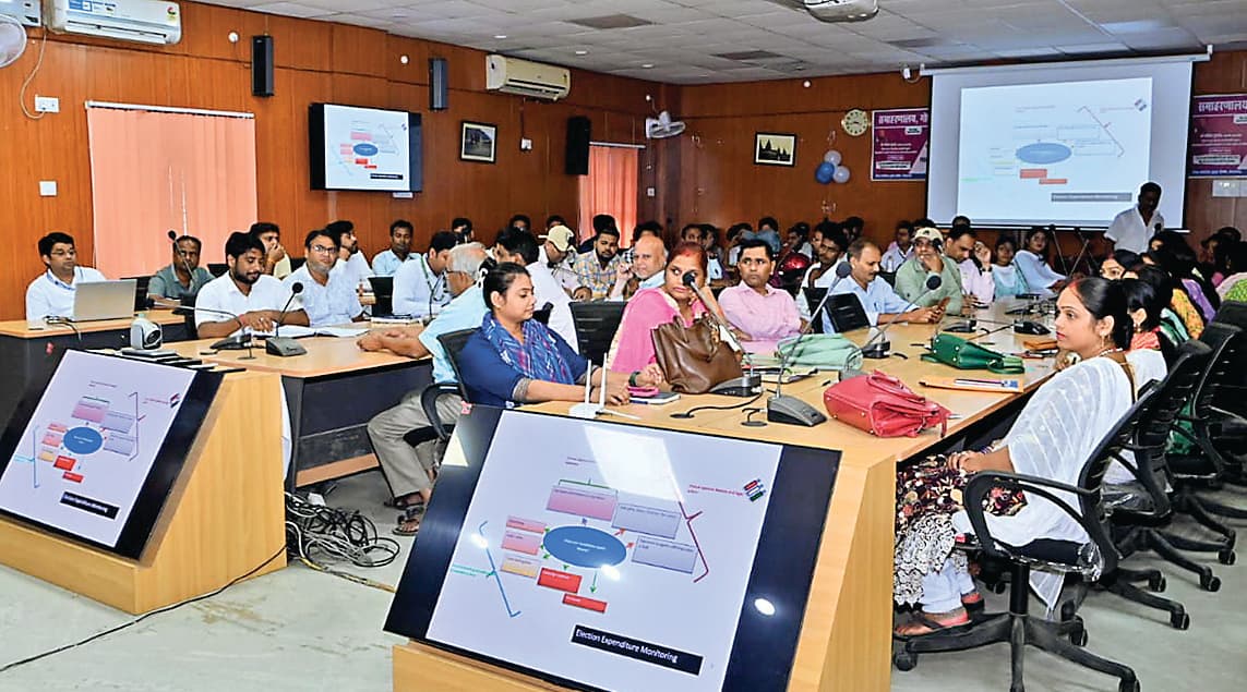 Gopalganj News : विस निर्वाचन में 40 लाख तक ही खर्च कर सकेंगे उम्मीदवार, निर्वाचन व्यय अनुश्रवण कोषांग का गहन प्रशिक्षण संपन्न