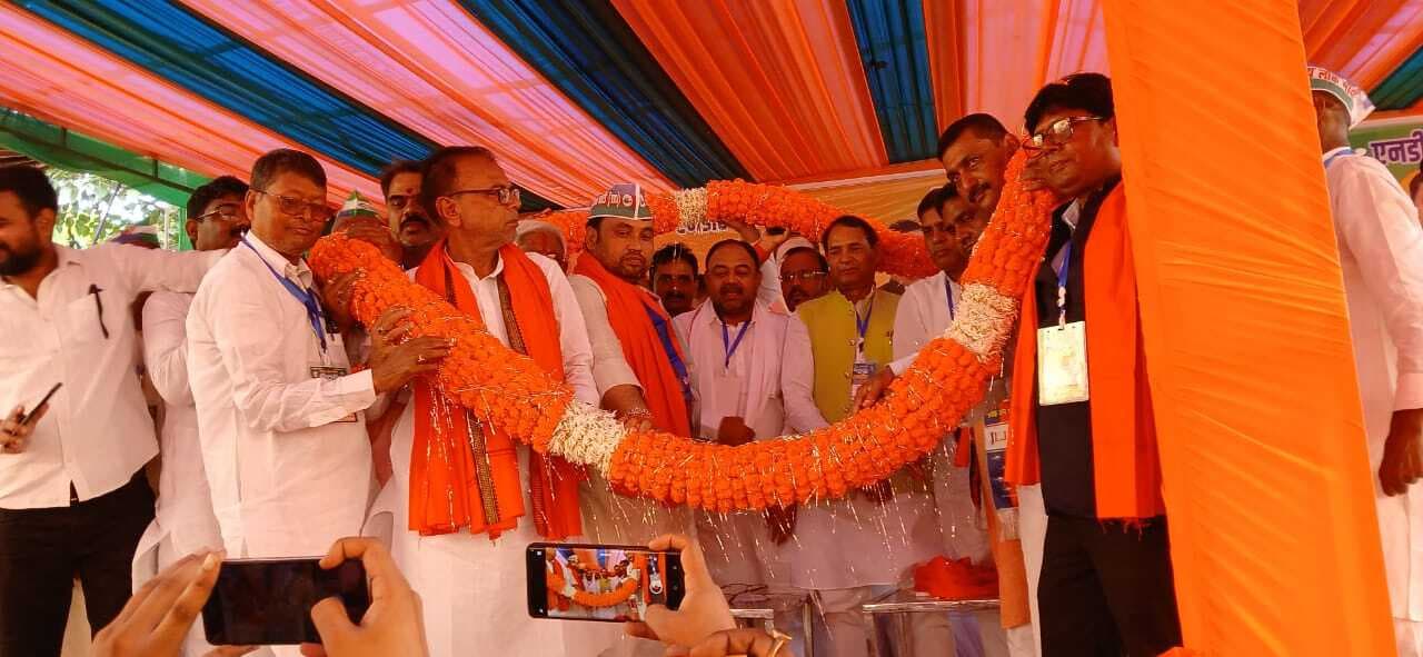 kaimur News : जिसको संविधान पढ़ने ही नहीं आता, वह उसे बचाने की बात कहता है : मंत्री संतोष