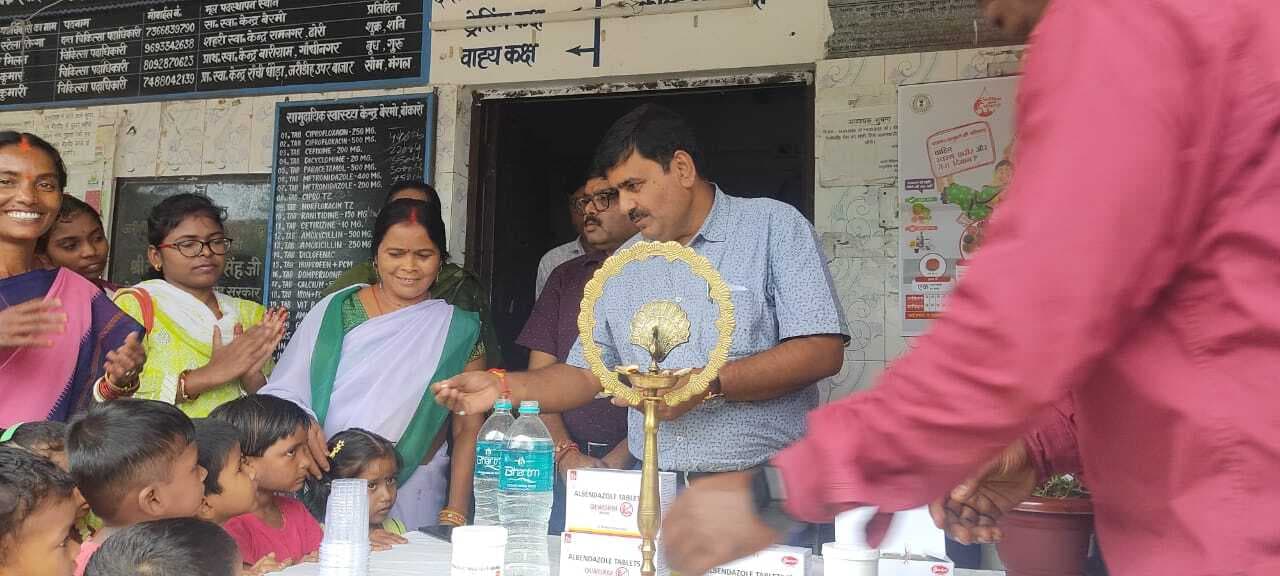 Bokaro News : बच्चों को खिलायी गयी कृमि की दवा