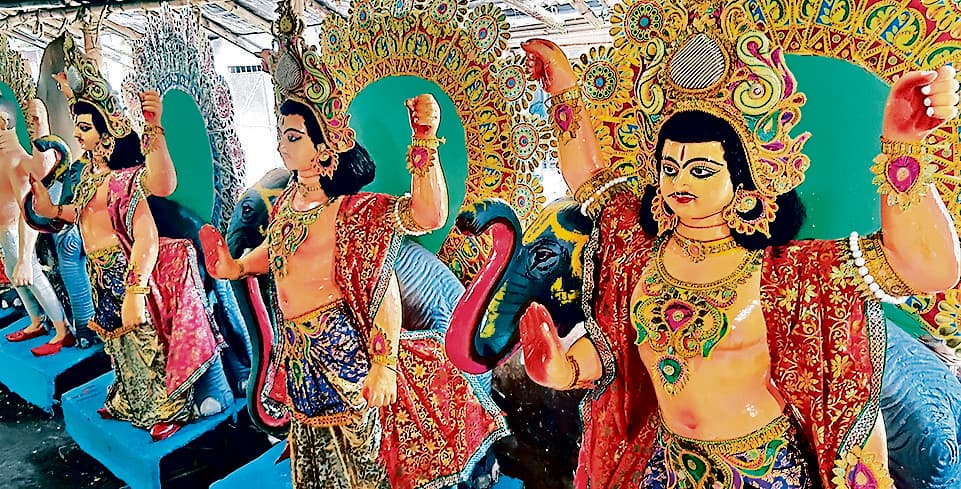 Bokaro News : विश्वकर्मा पूजा की तैयारी को लेकर बाजारों में रही चहल-पहल