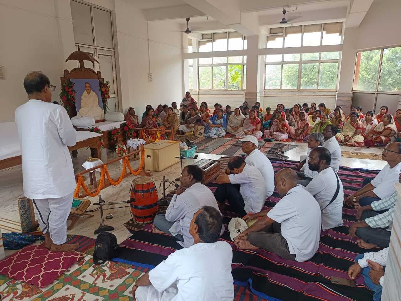 Chaibasa News : मानवता के कल्याण के लिए समर्पित था ठाकुरजी का जीवन