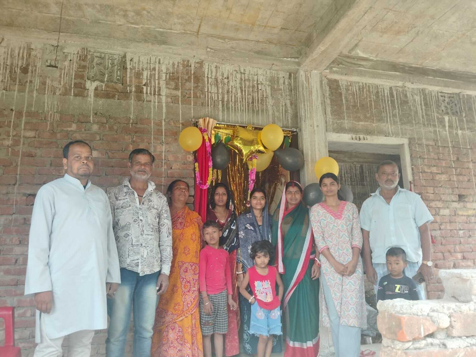 पीएम आवास पूरा कर चुके लाभुकों को कराया गृह प्रवेश