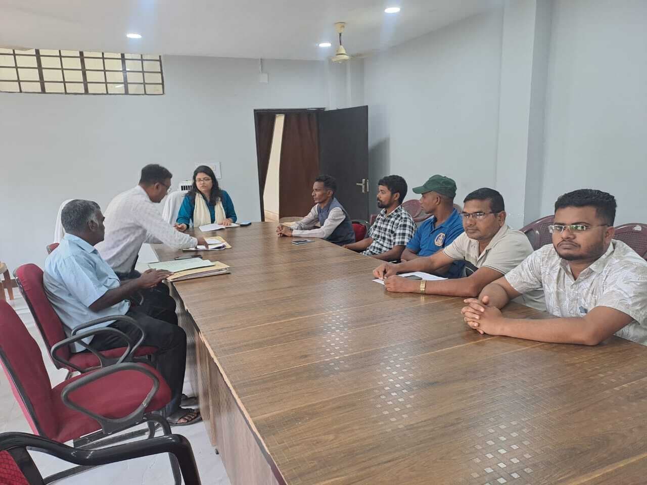 Chaibasa News : 1200 प्लस वोटर वाले बूथ होंगे समायोजित : एसडीओ