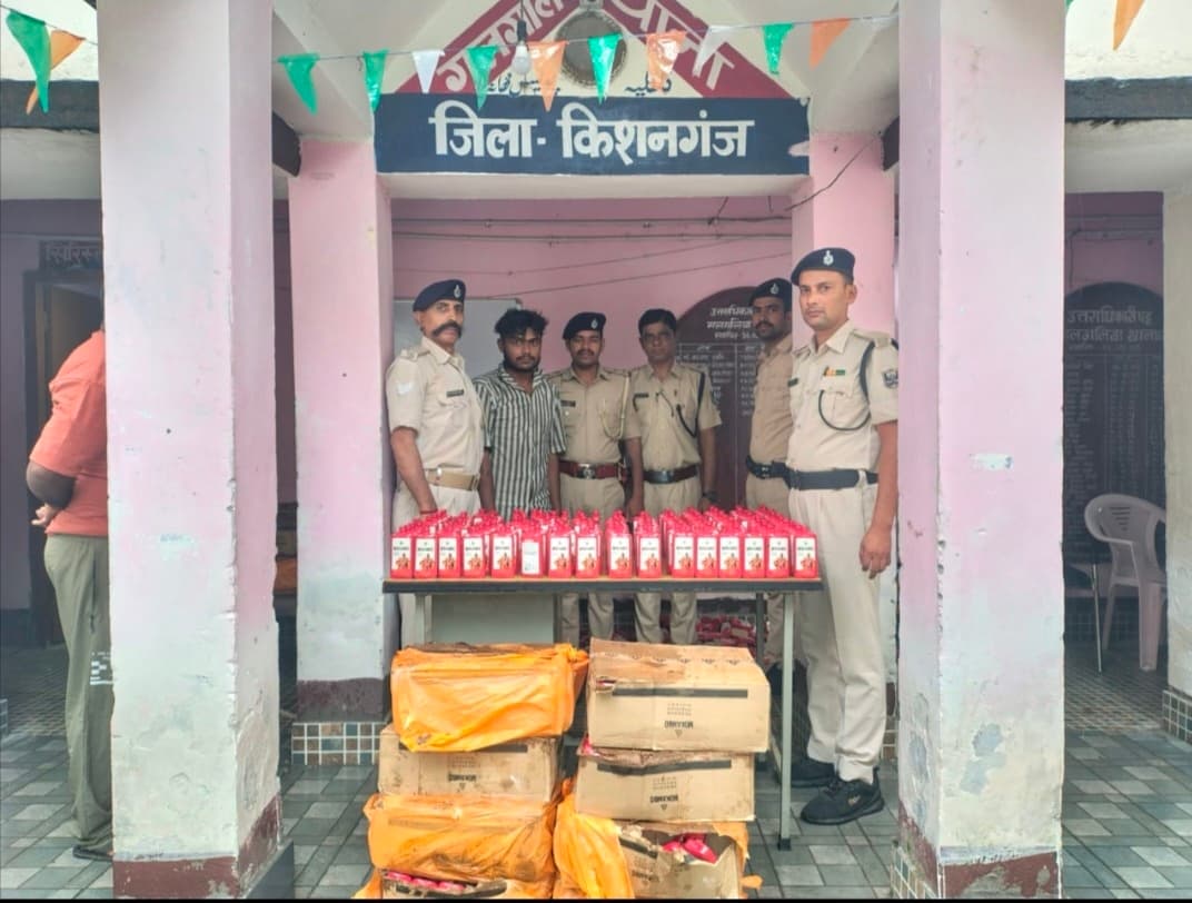 डाक पार्सल वैन से 328 लीटर विदेशी शराब बरामद, तस्कर गिरफ्तार