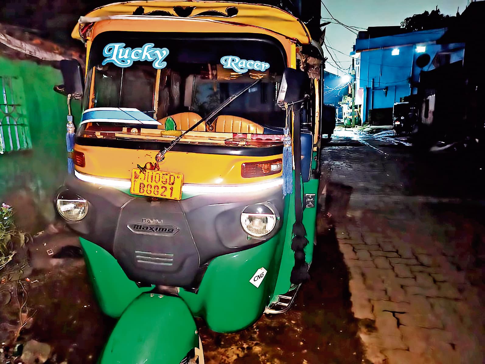 Jamshedpur News : महिला से गहनों की ठगी कर भागने में इस्तेमाल टेंपो जब्त,चालक हिरासत में