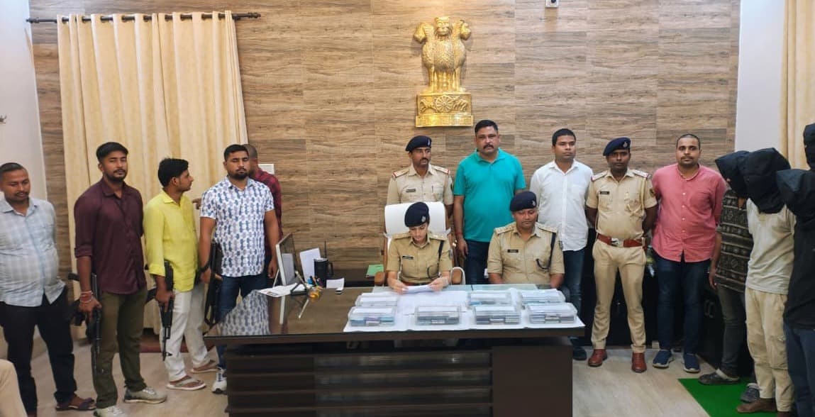 मोबाइल चोरी करनेवाला गिरोह का पुलिस ने किया भंडाफोड़